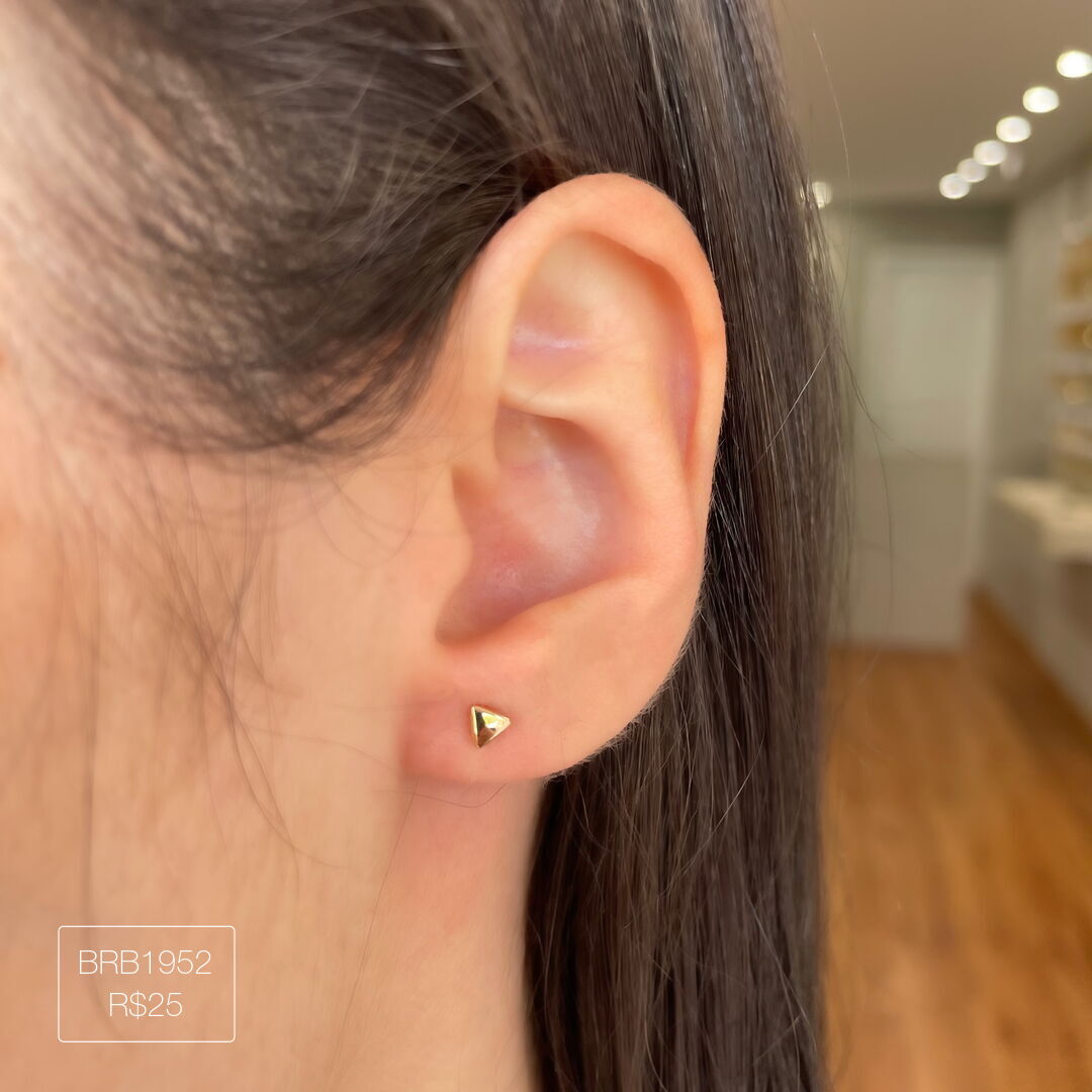 Brinco de Triângulo Micro Liso Dourado